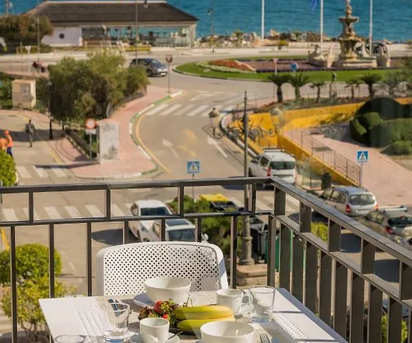 Sunny Modern Perfect Located Apartment